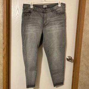 Rebel Wilson “the rocker” jeans